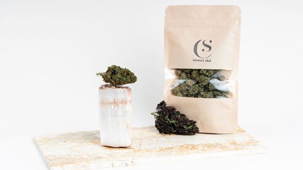 Fleurs de CBD Saveurs CBD & hemēka®. 